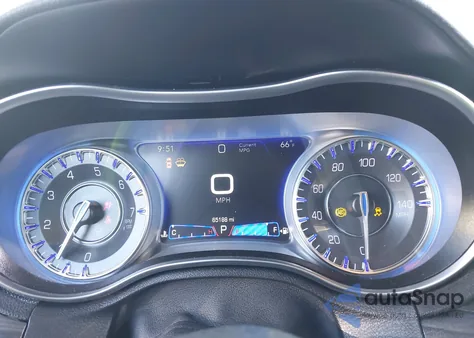 2019 Chrysler 300 Touring z USA, uszkodzony, nr VIN 2C3CCAAG8KH500965